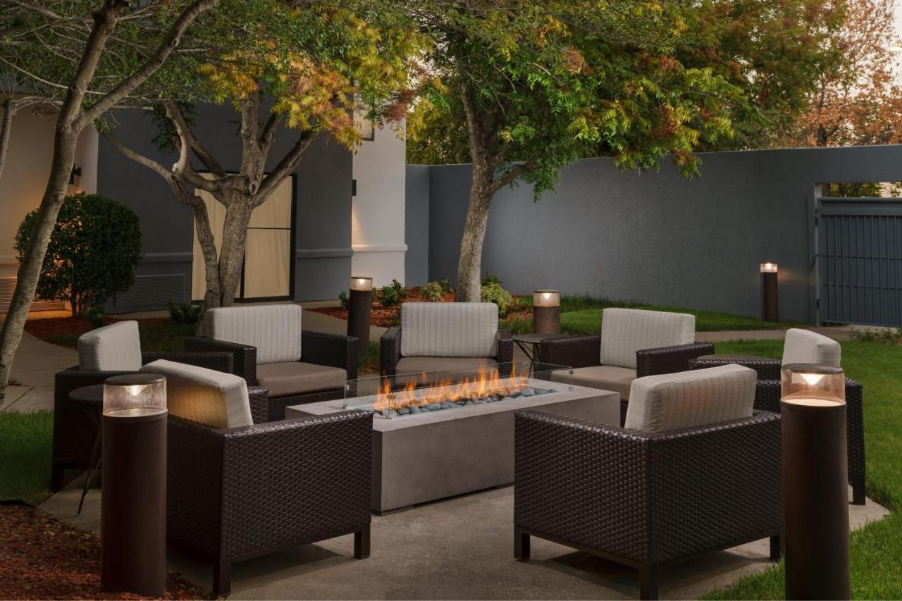 Courtyard By Marriott Dallas Lewisville Exterior foto